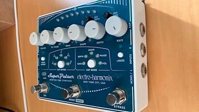 EHX Super Pulsar Tremelo Pedaal, Muziek en Instrumenten, Effecten, Ophalen of Verzenden