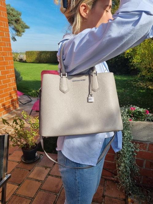 MK grijze TAS, Handtassen en Accessoires, Tassen | Damestassen, Gebruikt, Grijs, Ophalen of Verzenden
