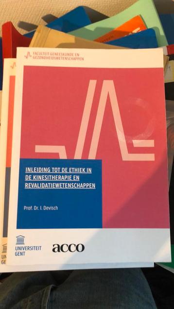 Inleiding tot de ethiek in de kinesitherapie beschikbaar voor biedingen