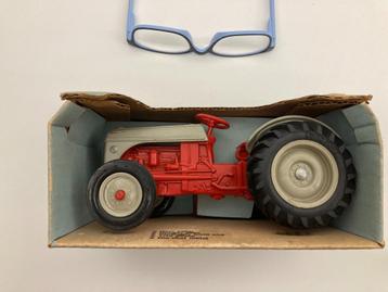 Ford Tractor 8N 1/16 miniatuur uit de USA  in de doos