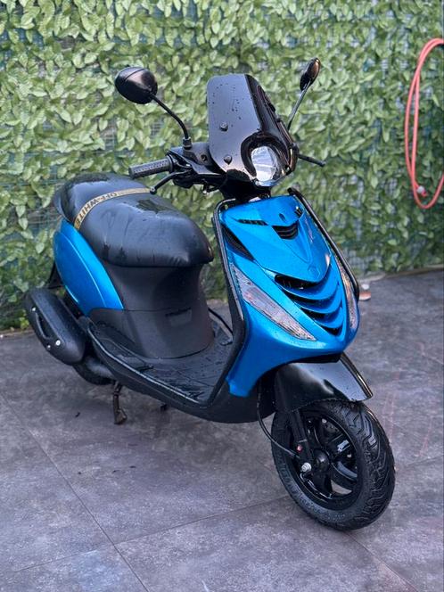 Piaggio zip 4t iget 2022, Fietsen en Brommers, Scooters | Piaggio, Zo goed als nieuw, Zip, Ophalen of Verzenden