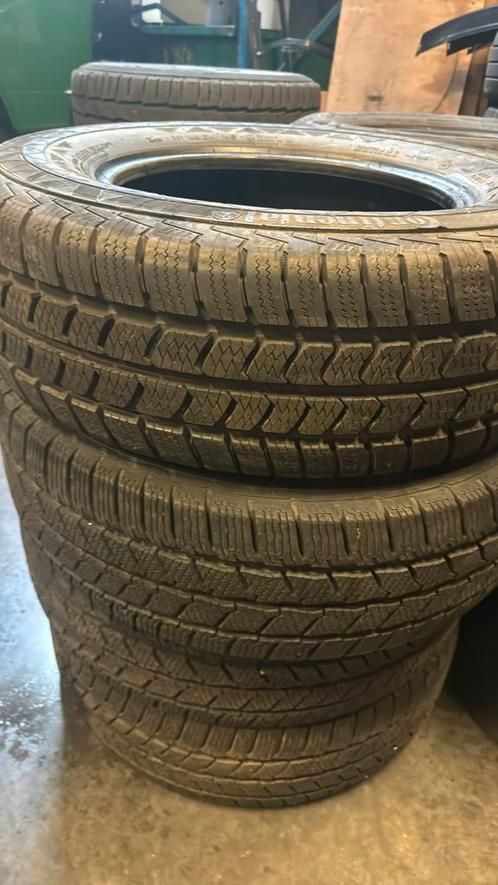 Pneus d'hiver 225/75R16 VW Crafter comme neufs, Autos : Pièces & Accessoires, Pneus & Jantes, Pneus hiver, Enlèvement