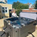 Nieuwe 5 persoons  jacuzzi Gratis levering & accessories, Ophalen of Verzenden, Nieuw