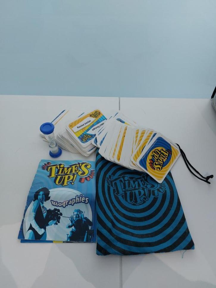 Time's Up Biographies - jeu de société, Hobby en Vrije tijd, Gezelschapsspellen | Kaartspellen, Zo goed als nieuw, Vijf spelers of meer