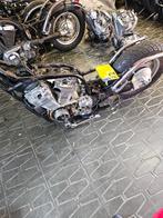 Intruder frame met motorblok, Motoren