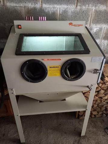 zandstraalcabine 220liter    beschikbaar voor biedingen
