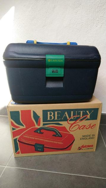 trousse de voyage beschikbaar voor biedingen