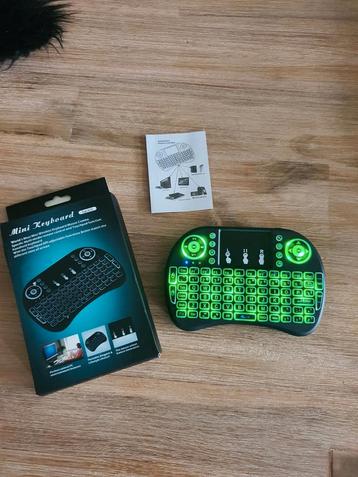 Mini keyb rgb  beschikbaar voor biedingen
