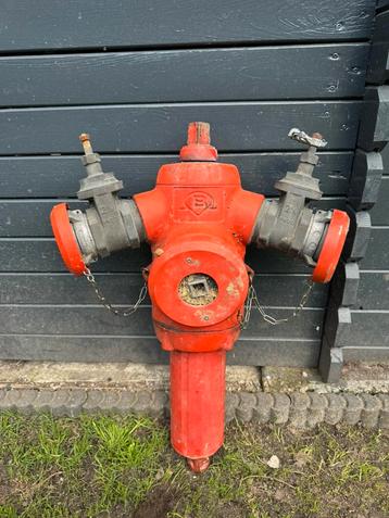Echte Brandkraan zeer zwaar  beschikbaar voor biedingen