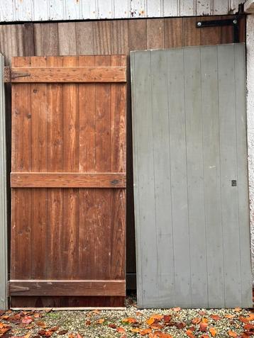 2 stevige massief houten deuren beschikbaar voor biedingen