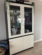 Vitrinekast, Ophalen, Glas