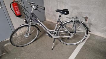 Damesfiets  beschikbaar voor biedingen