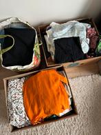 2 bananendozen en 1 winkelzak vol met kledij, Ophalen, Zo goed als nieuw, Maat 36 (S)