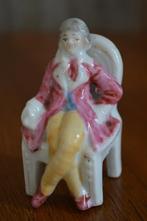 Man in stoel hoogte 8 cm breedte 3,5 cm diepte 4,5 cm, Ophalen of Verzenden, Zo goed als nieuw, Mens