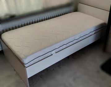 Éénpersoonsbed 200 x 90cm (PRIMA staat) beschikbaar voor biedingen