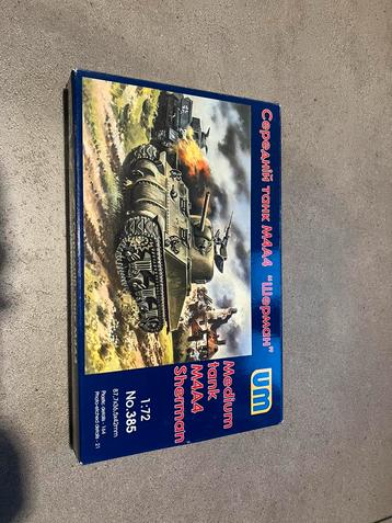 Uni models shermann tank 1/72  Tamiya brick wall 1/35 beschikbaar voor biedingen