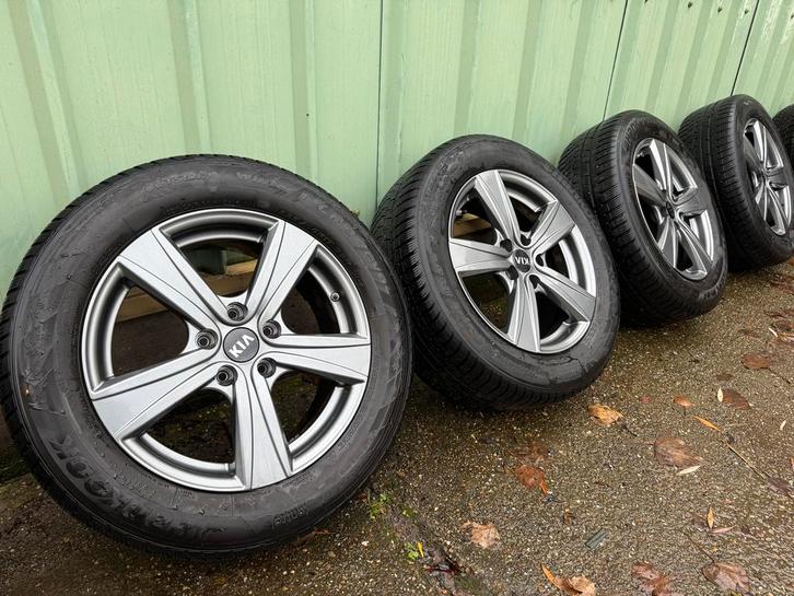 Velgen+ Winterbanden KIA SPORTAGE // HYUNDAI T // MAZDA, Auto-onderdelen, Banden en Velgen, Velg(en), Winterbanden, Ophalen