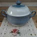 SALE Franse lichtblauwe keramieke terrine met reliëf rand, Huis en Inrichting, Keuken | Servies, -, -, Overige typen, Ophalen of Verzenden