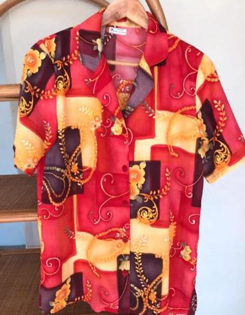 Vintage blouse with beautiful print (size S/M) beschikbaar voor biedingen