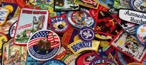 Scouts = Boy Scouts of America (6) + drapeau des États-Unis, Collections, Œufs à surprise, Comme neuf, Enlèvement ou Envoi
