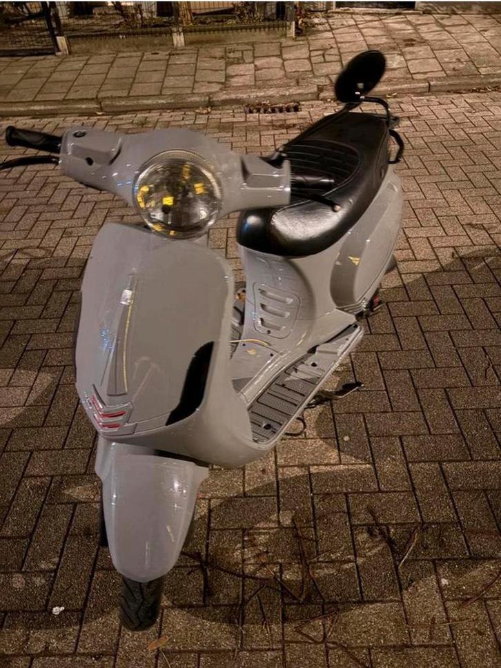 Gts toscana a klasse, Fietsen en Brommers, Brommers | Overige merken, Zo goed als nieuw, Klasse A (25 km/u), Ophalen