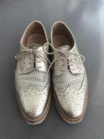 Gouden lederen veterschoenen van het kwalitatieve Valdorini, Kleding | Dames, Schoenen, Overige kleuren, Instappers, Ophalen of Verzenden