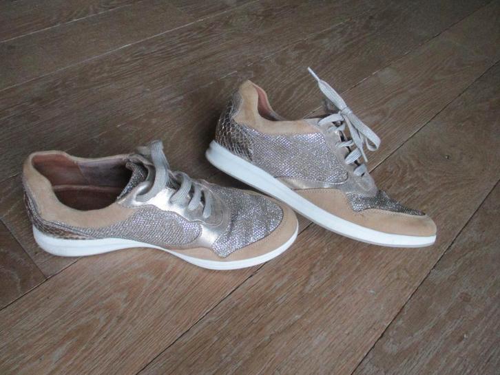 sneakers goudkleurig tamaris dames sport schoen, Vêtements | Femmes, Chaussures, Comme neuf, Sneakers et Baskets, Autres couleurs