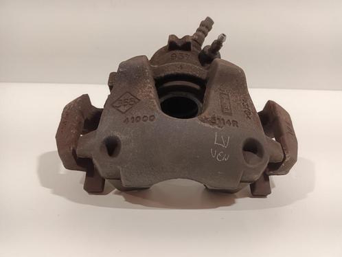 REMKLAUW LINKS VOOR Renault Clio IV (5R) (01-2012/08-2021), Auto-onderdelen, Remmen en Aandrijving, Renault, Gebruikt