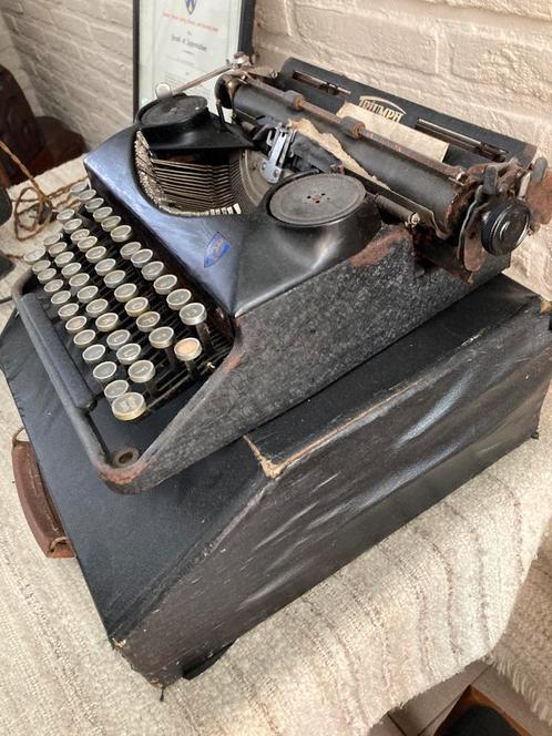 Antieke Triumph tymachine, Antiek en Kunst, Antiek | Kantoor en Zakelijk, Ophalen