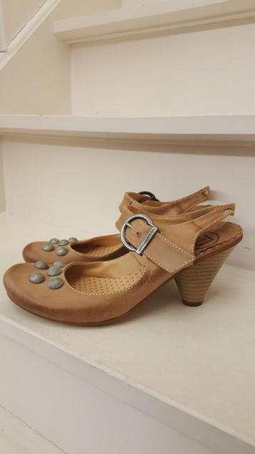 NIEUW artikel : InVogue leren sandalen met hak - M 37 beschikbaar voor biedingen