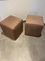 2 poefen taupekleur prijs voor de twee, Huis en Inrichting, Ophalen, Minder dan 50 cm, Gebruikt, Minder dan 50 cm