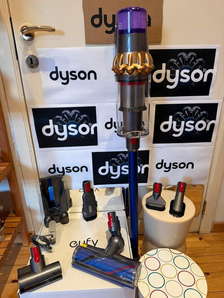 Dyson V11 + accessoires parfait état proche du neuf voir pho, Electroménager, Aspirateurs, Comme neuf, Aspirateur, Réservoir, Enlèvement ou Envoi