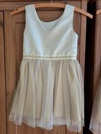 Feestelijk jurkje, Enlèvement