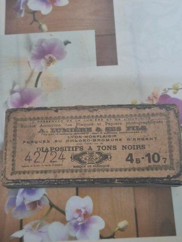 Boîte ancienne de plaques photographiques au chloro-bromure  beschikbaar voor biedingen