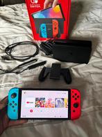 Nintendo switch OLED + 2 games, Games en Spelcomputers, Met games, Met 2 controllers, Zo goed als nieuw, Switch OLED