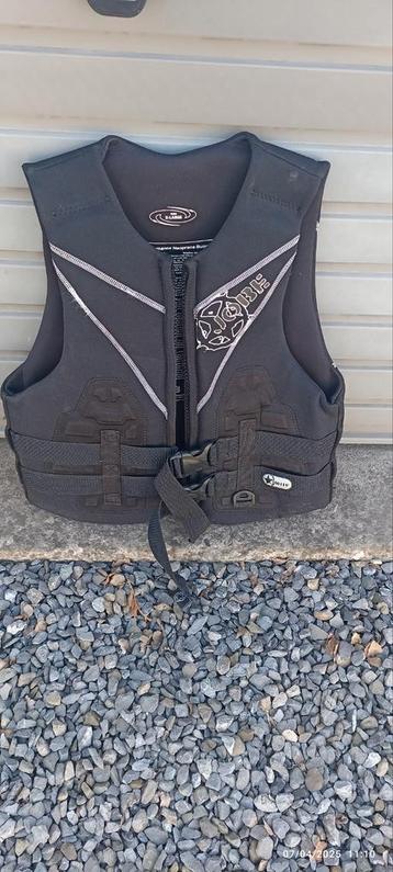 Gilet de sauvetage  beschikbaar voor biedingen