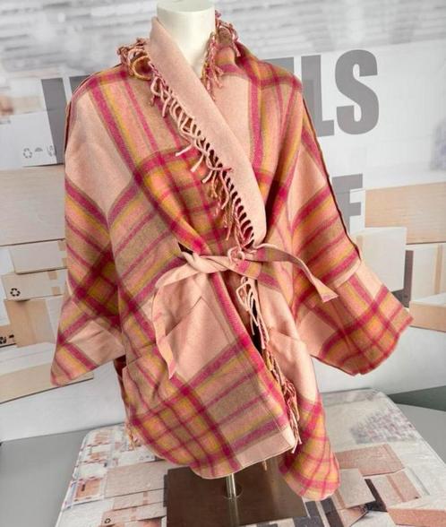 Twinset Milano - Wool poncho franjes wol wollen stof jas, Kleding | Dames, Jasjes, Kostuums en Pakken, Zo goed als nieuw, Roze