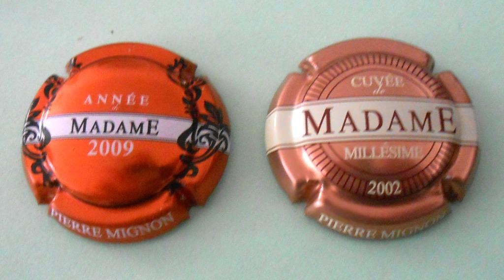 2 champagne capsules - Pierre Mignon - cuvée madame, Ophalen of Verzenden, Zo goed als nieuw
