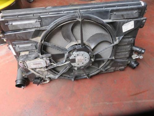 front radiator/condensor /intercooler caddy 2011 1600 tdi, Auto-onderdelen, Motor en Toebehoren, Volkswagen, Ophalen