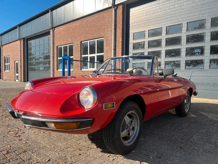 Alfa Romeo Spider 2000 1977, Auto's, Oldtimers, Bedrijf, Te koop, Lichtmetalen velgen, Alfa Romeo, Benzine, Cabriolet, 2 deurs