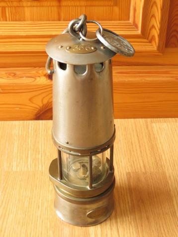 Lampe de mineur diamètre: 9cm et 28cm de hauteur beschikbaar voor biedingen