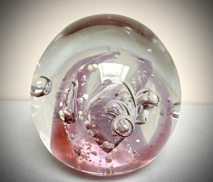 Val Saint Lambert Ancient Sulphide Ball Paper Press, Antiek en Kunst, Antiek | Glaswerk en Kristal, Ophalen of Verzenden