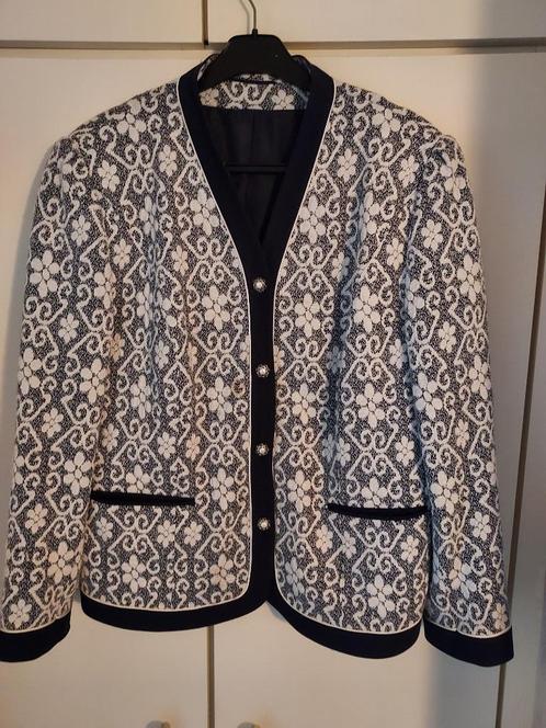 Zeer elegante dames vest / blazer donker blauw/wit (iLANY), Vêtements | Femmes, Vestes & Costumes, Comme neuf, Manteau, Taille 42/44 (L)