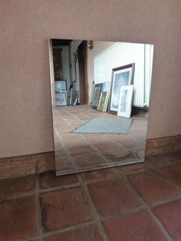 Badkamerspiegel ( 50 cm. op 40 cm. ) beschikbaar voor biedingen