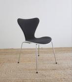 Chaise Serie 7 de Arne Jacobsen, Noir, Trois