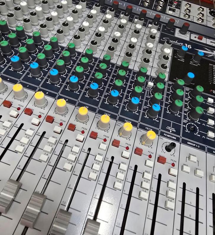 Table de mixage analogique très bon etat, Musique & Instruments, Tables de mixage