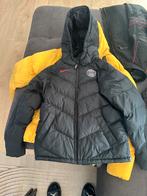 Kinderjas van Nike, Ophalen, Jas