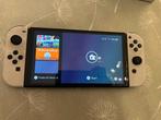 Nintendo Switch Oled (wit), Games en Spelcomputers, Spelcomputers | Nintendo Switch, Ophalen, Gebruikt, Met 2 controllers, Switch OLED