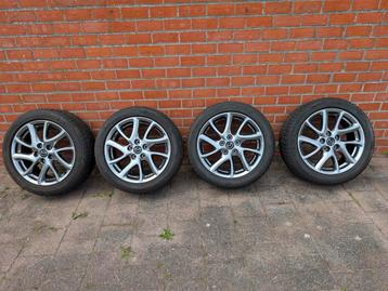 Prima Mazda velgen met winterbanden 215 50 17 beschikbaar voor biedingen