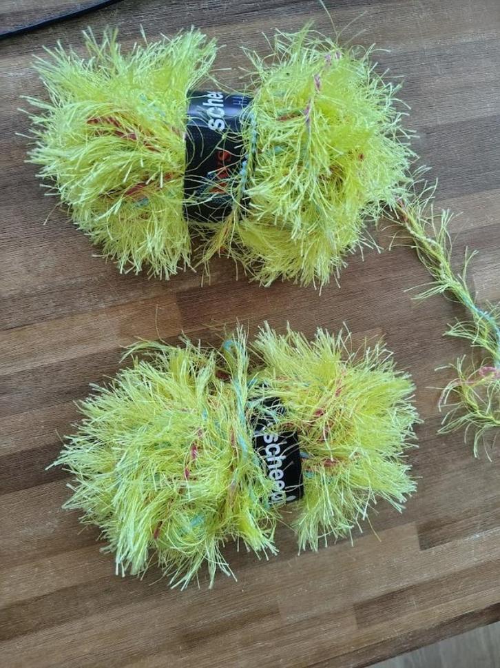 2 bolletjes speciaal scheepjes garen, Hobby en Vrije tijd, Breien en Haken, Nieuw, Wol of Garen, Ophalen of Verzenden